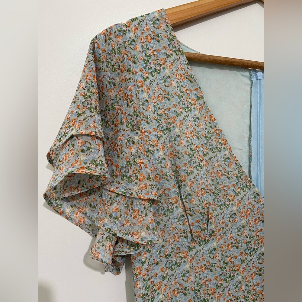 Petal + Pup Floral Midi Dress - Picture 6 of 11